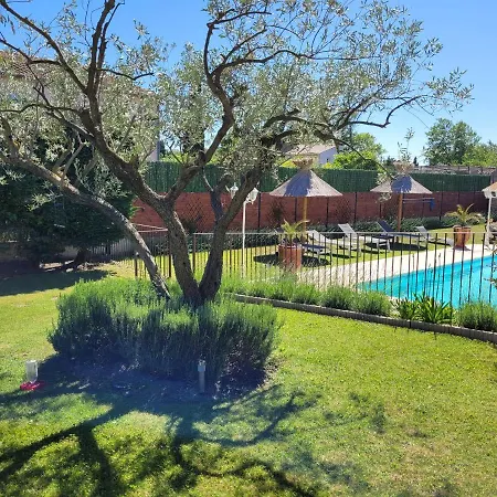 Les D'hôtes D'eloïse, Piscine Privée * Aramon