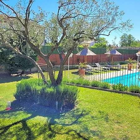 Les D'hôtes D'eloïse, Piscine Privée Сasa de vacaciones