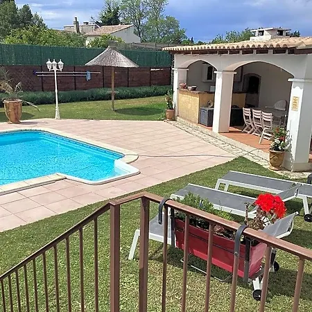 Les D'hôtes D'eloïse, Piscine Privée * Aramon