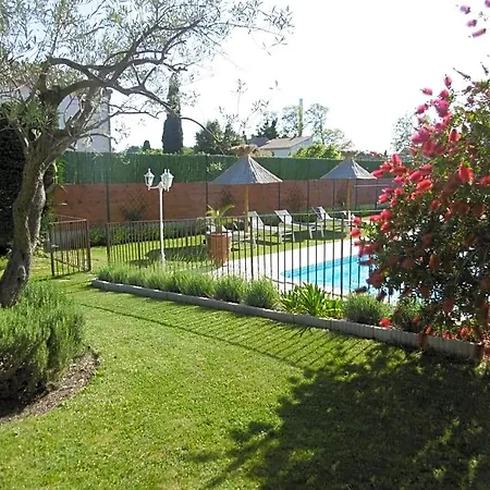 Les D'hôtes D'eloïse, Piscine Privée Сasa de vacaciones Aramon
