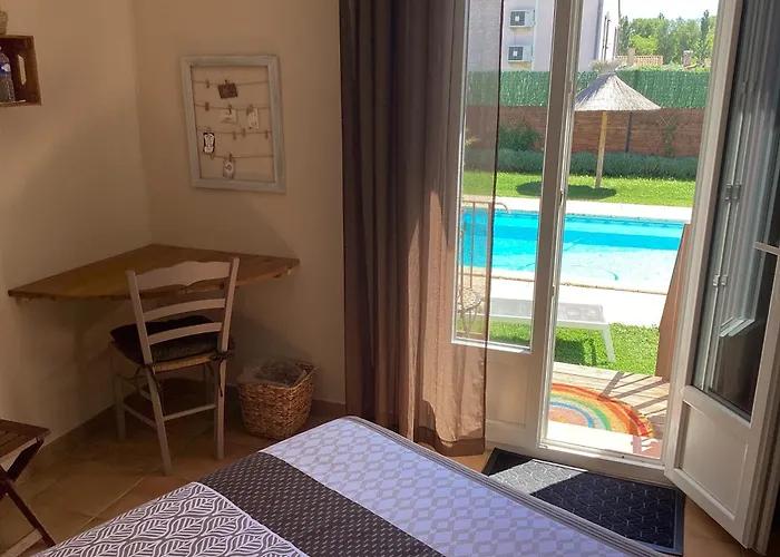 Les D'hotes D'eloise, Piscine Privee بيت للعطل Aramon